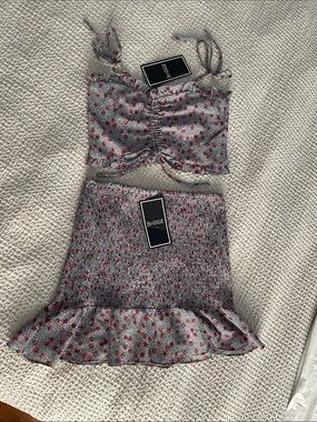 BRIDGE Floral Two-Piece Crop Top & Skirt Set in Light Blue with Red flower Dots